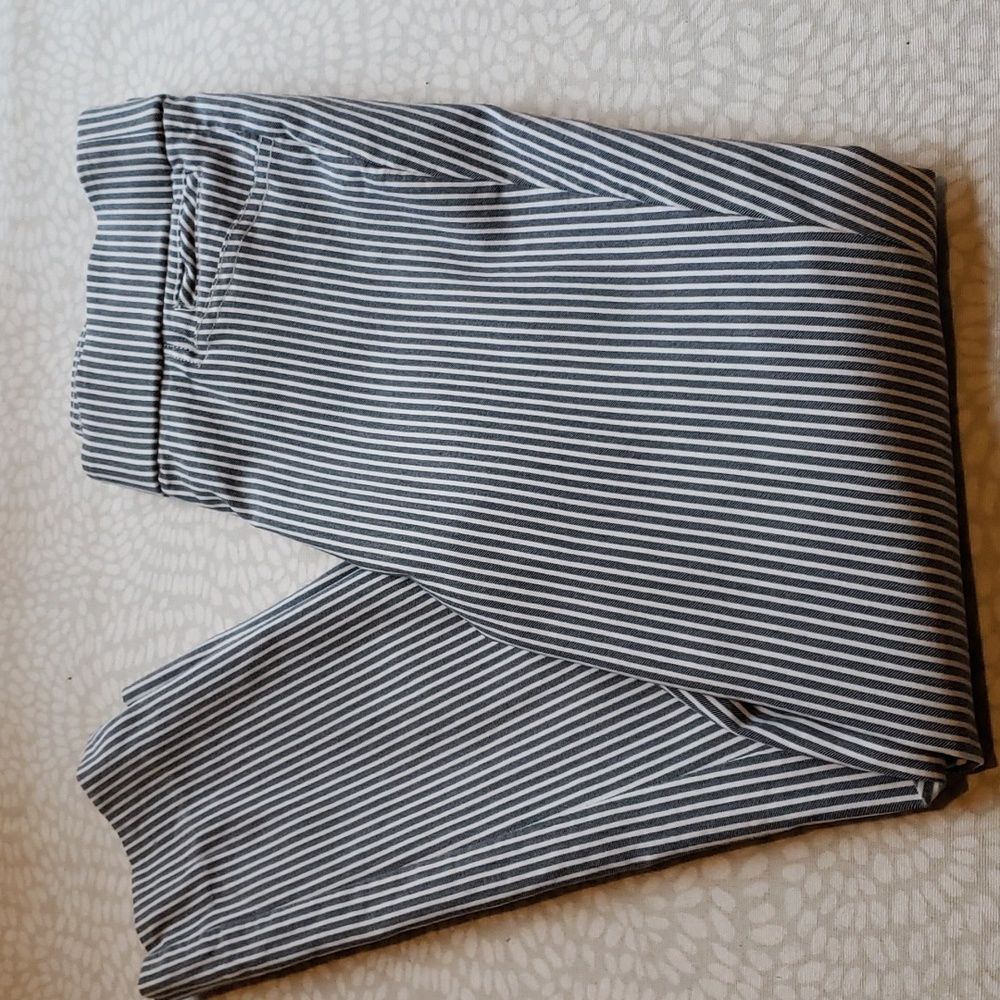 Anne Klein White and Black Striped Skinny Capris XS - Picture 4 of 12